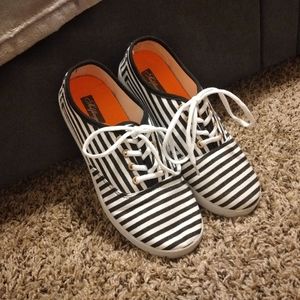 Striped dress shoes